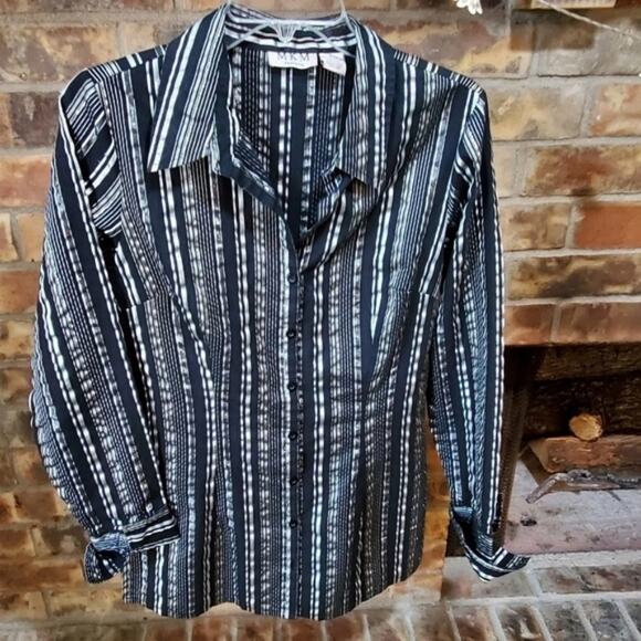 Mkm black and white button up top size large - Picture 1 of 4